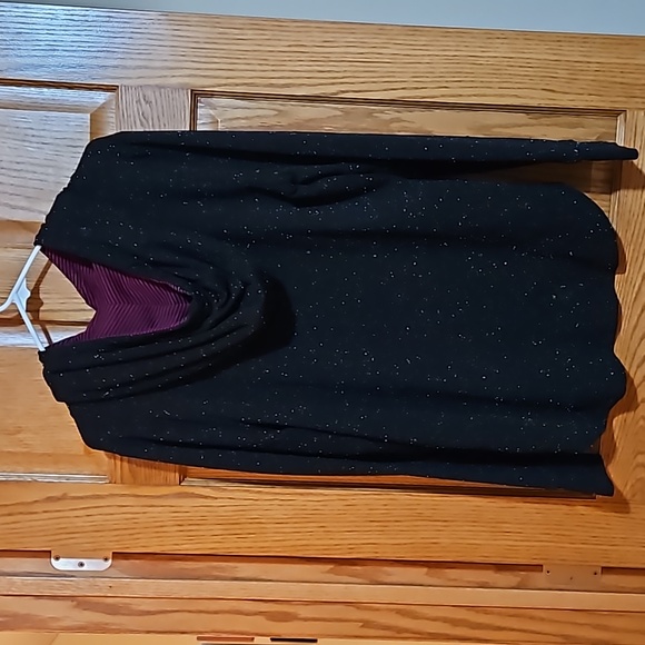 Black hoodie with pink accents XL - Picture 3 of 4